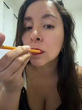 Snapshot of emely_sexx20 chatting on April 2026 10:58:01 PM emely sexx20 online show from April 2026 10:58:01 PM