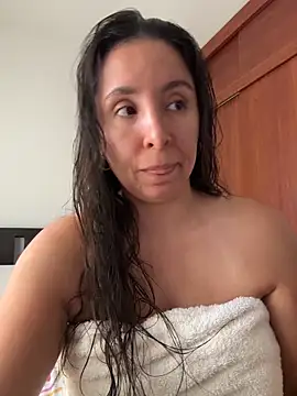 Snapshot of emely_sexx20 chatting on May 2026 06:03:01 PM emely sexx20 online show from May 2026 06:03:01 PM