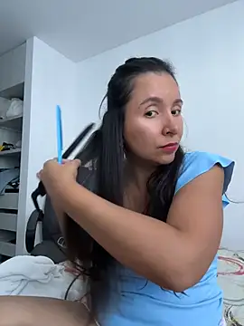Snapshot of emely_sexx20 chatting on June 2026 10:43:02 PM emely sexx20 online show from June 2026 10:43:02 PM