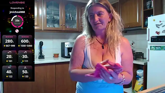 JennaDeluxe online show from April 2026 08:28:02 PM