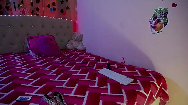 ashlei  online show from December 2024 04:07:02 PM