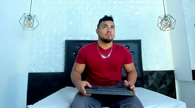 Snapshot of BrianMalonee chatting on February 2025 01:50:01 PM BrianMalonee online show from February 2025 01:50:01 PM