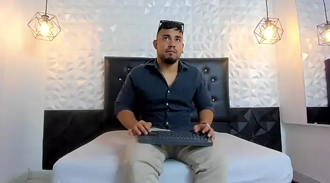 Snapshot of BrianMalonee chatting on February 2025 02:15:02 PM BrianMalonee online show from February 2025 02:15:02 PM