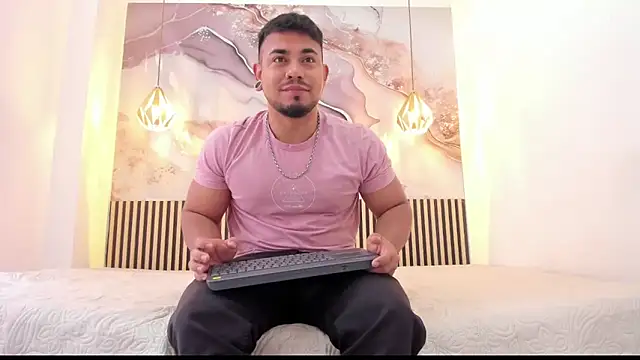 Snapshot of BrianMalonee chatting on October 2025 12:47:01 PM BrianMalonee online show from October 2025 12:47:01 PM