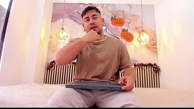 Snapshot of BrianMalonee chatting on November 2025 12:04:02 PM BrianMalonee online show from November 2025 12:04:02 PM