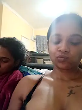 Indianqueen03 online show from October 2025 05:37:02 PM