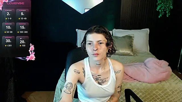 Snapshot of pretty_cristal69 chatting on February 2026 11:59:01 AM pretty cristal69 online show from February 2026 11:59:01 AM