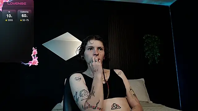 Snapshot of pretty_cristal69 chatting on February 2026 12:56:02 PM pretty cristal69 online show from February 2026 12:56:02 PM