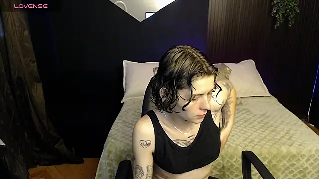 Snapshot of pretty_cristal69 chatting on February 2026 11:50:01 AM pretty cristal69 online show from February 2026 11:50:01 AM