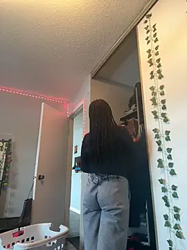 Your Paris online show from February 2025 10:22:02 PM