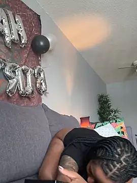 Your Paris online show from February 2025 11:57:02 PM