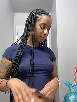 Your Paris online show from February 2025 06:51:02 PM