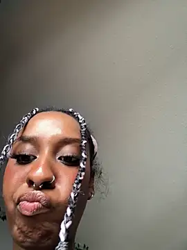 Your Paris online show from March 2025 10:11:01 PM