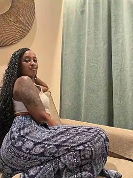 Your Paris online show from April 2026 01:00:01 AM