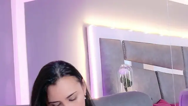 Snapshot of Evangeline_Taylorr chatting on June 2026 02:27:02 PM Evangeline Taylorr online show from June 2026 02:27:02 PM
