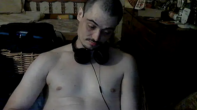Snapshot of JustTylerr chatting on July 2026 08:54:01 AM JustTylerr online show from July 2026 08:54:01 AM