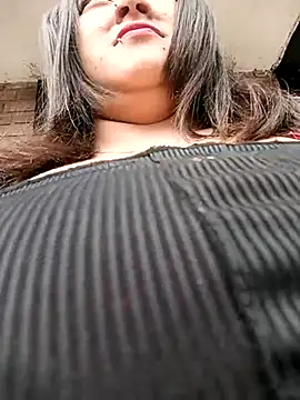 Snapshot of Cristal__04 chatting on March 2025 04:53:01 PM Cristal 04 online show from March 2025 04:53:01 PM