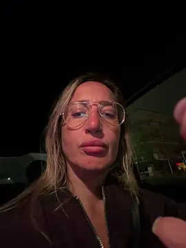 casalinga88 online show from April 2026 09:31:01 PM