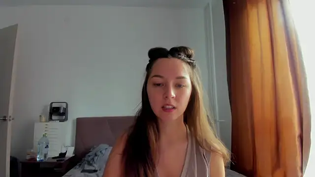 Adela Vetta online show from October 2025 08:24:01 AM