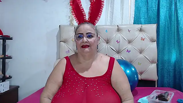 Snapshot of BBW_salome chatting on January 2025 07:55:01 PM BBW salome online show from January 2025 07:55:01 PM