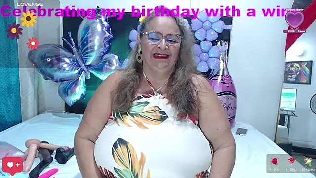 Snapshot of BBW_salome chatting on February 2025 08:53:01 PM BBW salome online show from February 2025 08:53:01 PM
