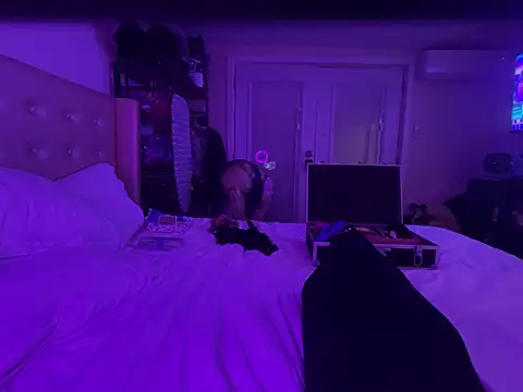 Snapshot of tatted-bitty chatting on March 2025 05:03:01 AM tatted-bitty online show from March 2025 05:03:01 AM