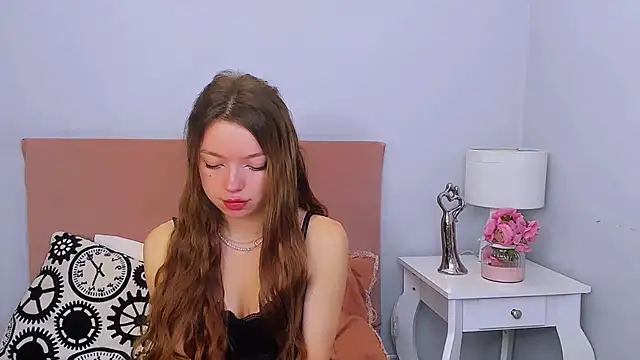 GraceLips online show from March 2025 09:44:02 AM