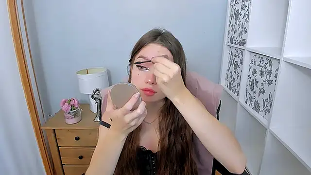 GraceLips online show from October 2025 05:39:01 AM