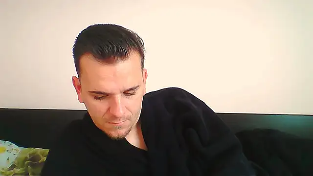 Huge cock22cm online show from November 2025 07:58:01 AM