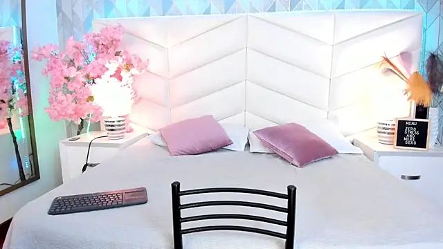 Snapshot of Brenda_Garcia chatting on February 2025 03:45:02 AM Brenda Garcia online show from February 2025 03:45:02 AM