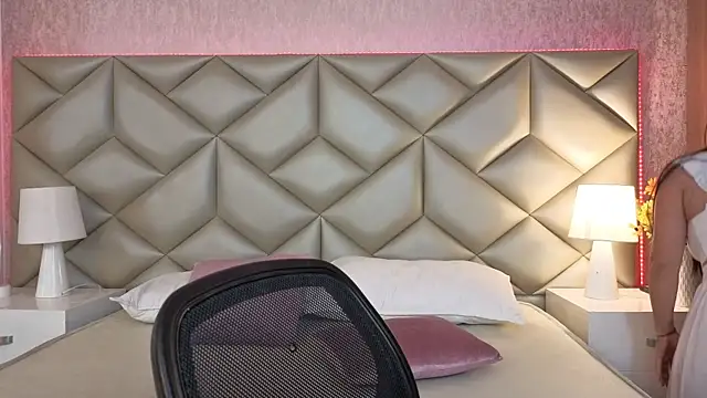 Snapshot of Brenda_Garcia chatting on September 2025 07:58:01 PM Brenda Garcia online show from September 2025 07:58:01 PM