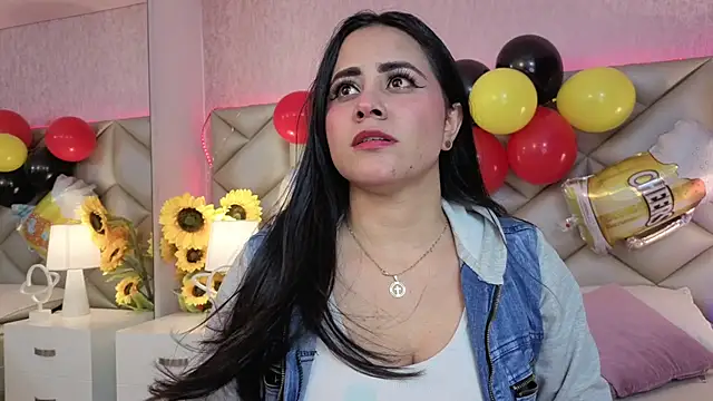 Snapshot of Brenda_Garcia chatting on September 2025 08:02:01 PM Brenda Garcia online show from September 2025 08:02:01 PM