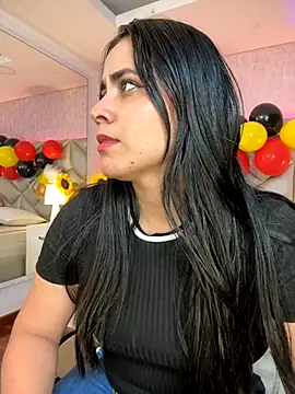 Snapshot of Brenda_Garcia chatting on October 2025 09:32:02 PM Brenda Garcia online show from October 2025 09:32:02 PM