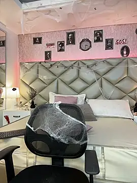 Snapshot of Brenda_Garcia chatting on October 2025 08:18:01 PM Brenda Garcia online show from October 2025 08:18:01 PM