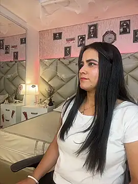 Snapshot of Brenda_Garcia chatting on October 2025 08:08:01 PM Brenda Garcia online show from October 2025 08:08:01 PM