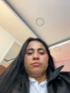 Snapshot of Brenda_Garcia chatting on November 2025 09:57:02 PM Brenda Garcia online show from November 2025 09:57:02 PM