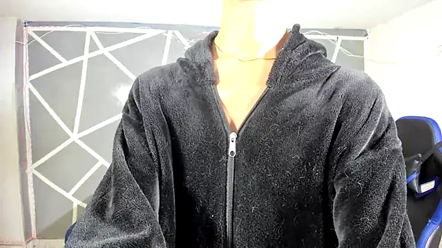 oliverhot2005 online show from December 2024 08:37:01 PM