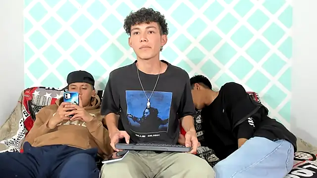 oliverhot2005 online show from February 2025 07:25:01 PM