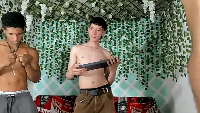 oliverhot2005 online show from February 2025 07:38:02 PM