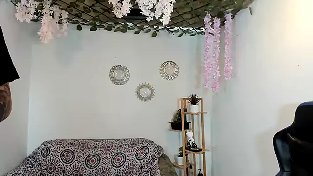 oliverhot2005 online show from September 2025 08:53:01 PM