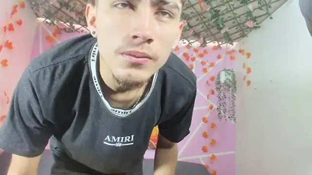 oliverhot2005 online show from October 2025 03:47:02 PM