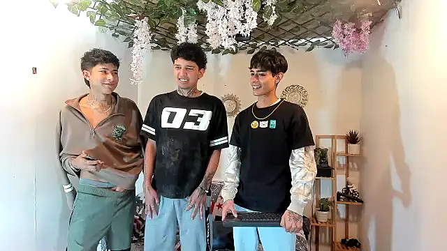 oliverhot2005 online show from November 2025 02:59:02 PM