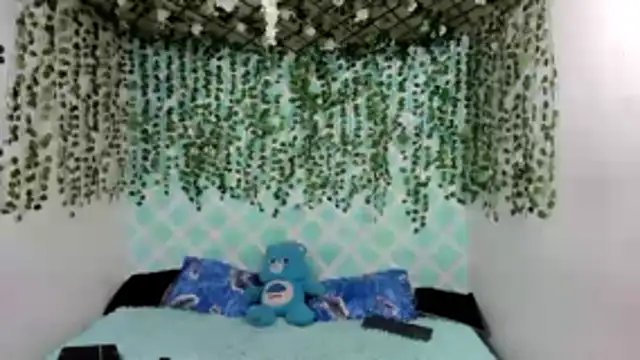 oliverhot2005 online show from December 2025 03:51:01 PM