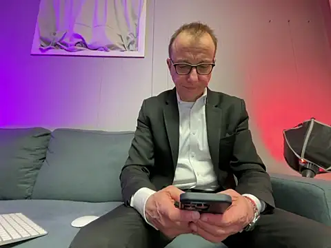 mouser21212 online show from February 2025 07:38:02 AM