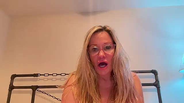 Milf Goddess online show from February 2025 01:18:02 AM