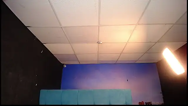 Snapshot of IsabellAndYessi chatting on January 2025 03:09:02 PM IsabellAndYessi online show from January 2025 03:09:02 PM