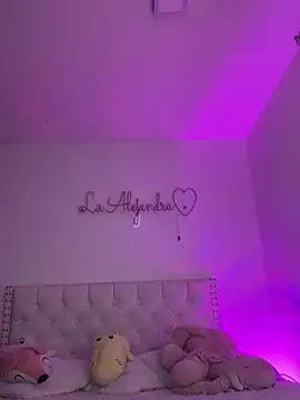 alee lenoxx online show from March 2025 06:05:02 AM