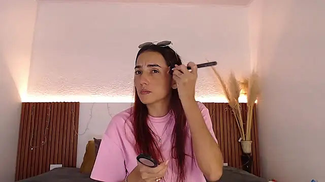 Dakotagloss online show from December 2024 09:15:02 PM