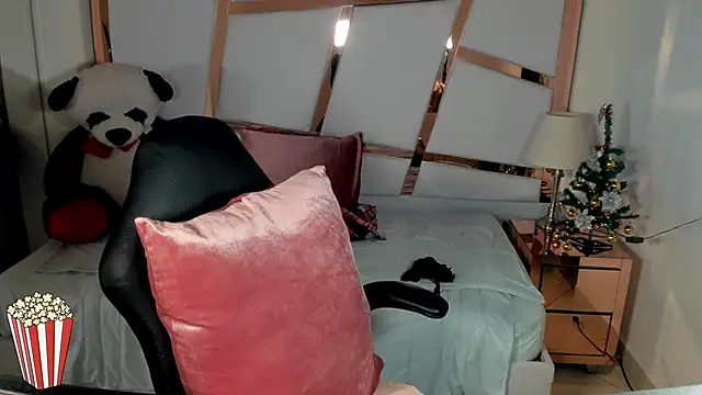 lizzy jooss online show from November 2025 03:20:01 AM