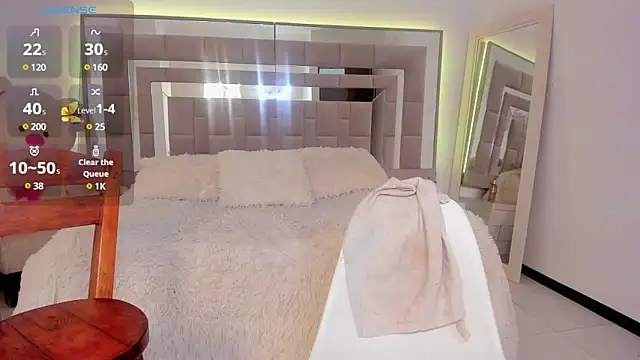 Nicolle foxy online show from December 2024 07:07:01 PM